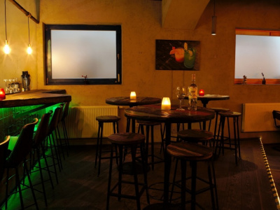 Bar 4